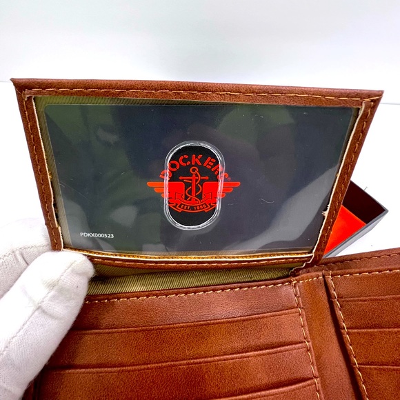 ⭐️DOCKERS💯“TAN” HANDCRAFTED MENS WALLET, 7 CREDIT CARDS SLOTS, 1 ID SLOT & MORE - Picture 7 of 14